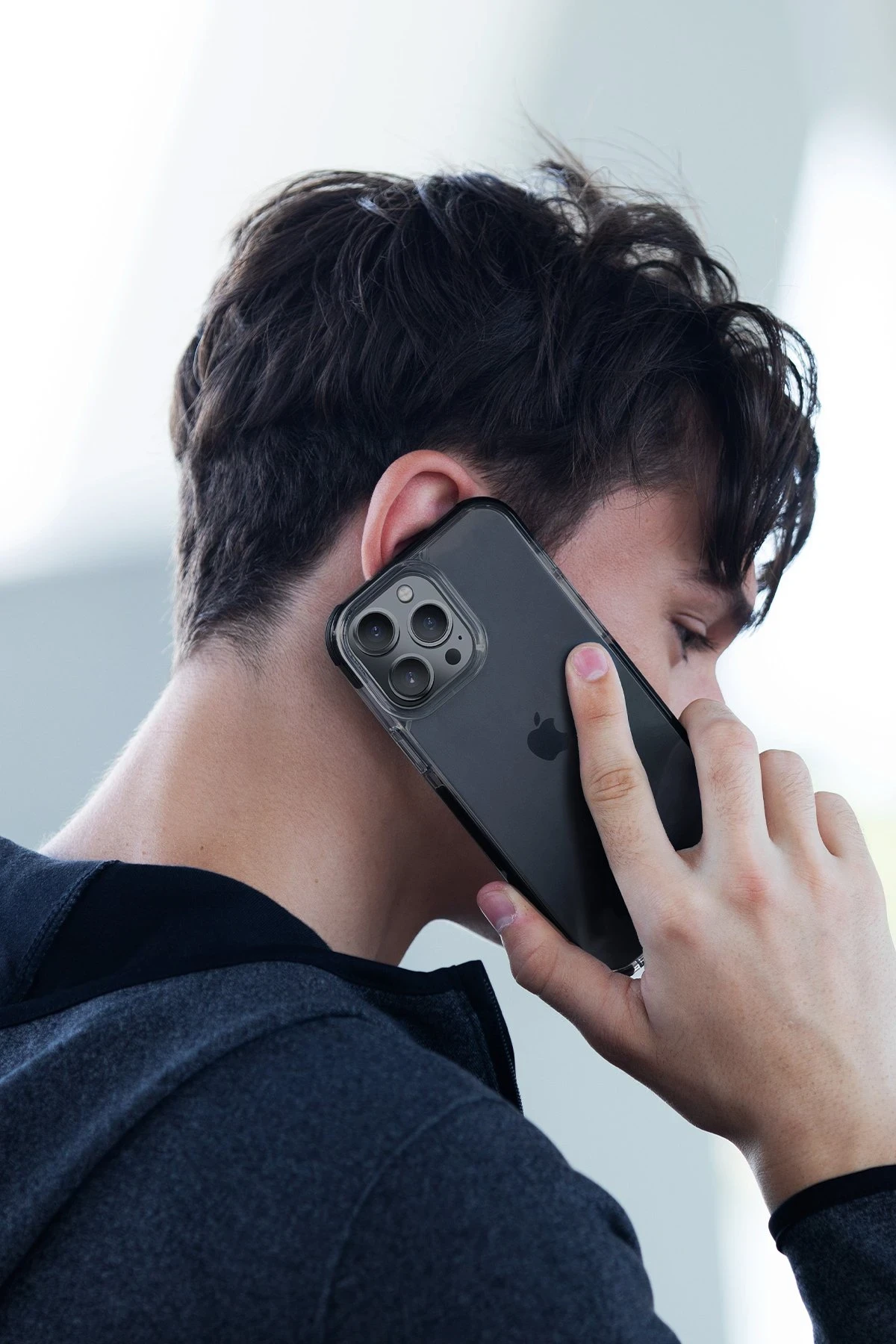 Uniq iPhone 14 Pro Combat Kapak - Füme - Görsel 5